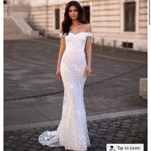 NWOT Alamour The Label White Off-Shoulder Lace Mermaid Gown